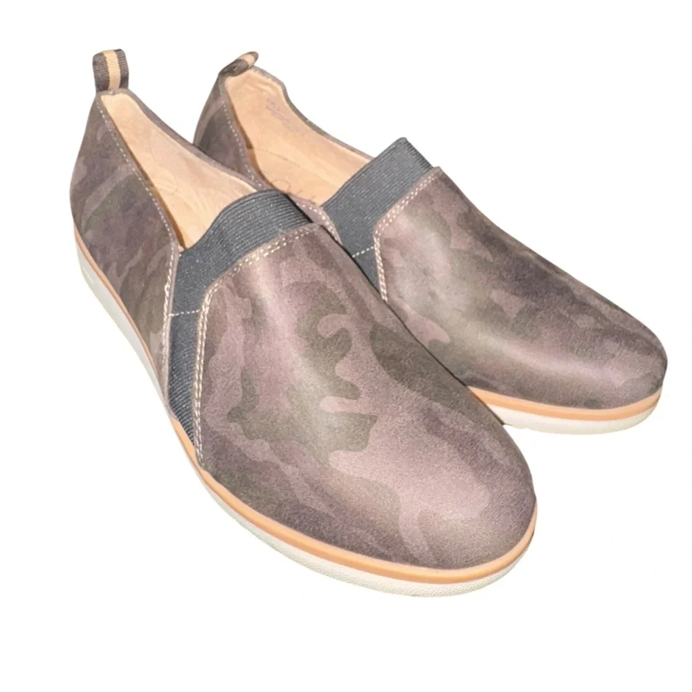 Naturalizer Soul Idea Camo Slip On Sneaker SZ 8.5